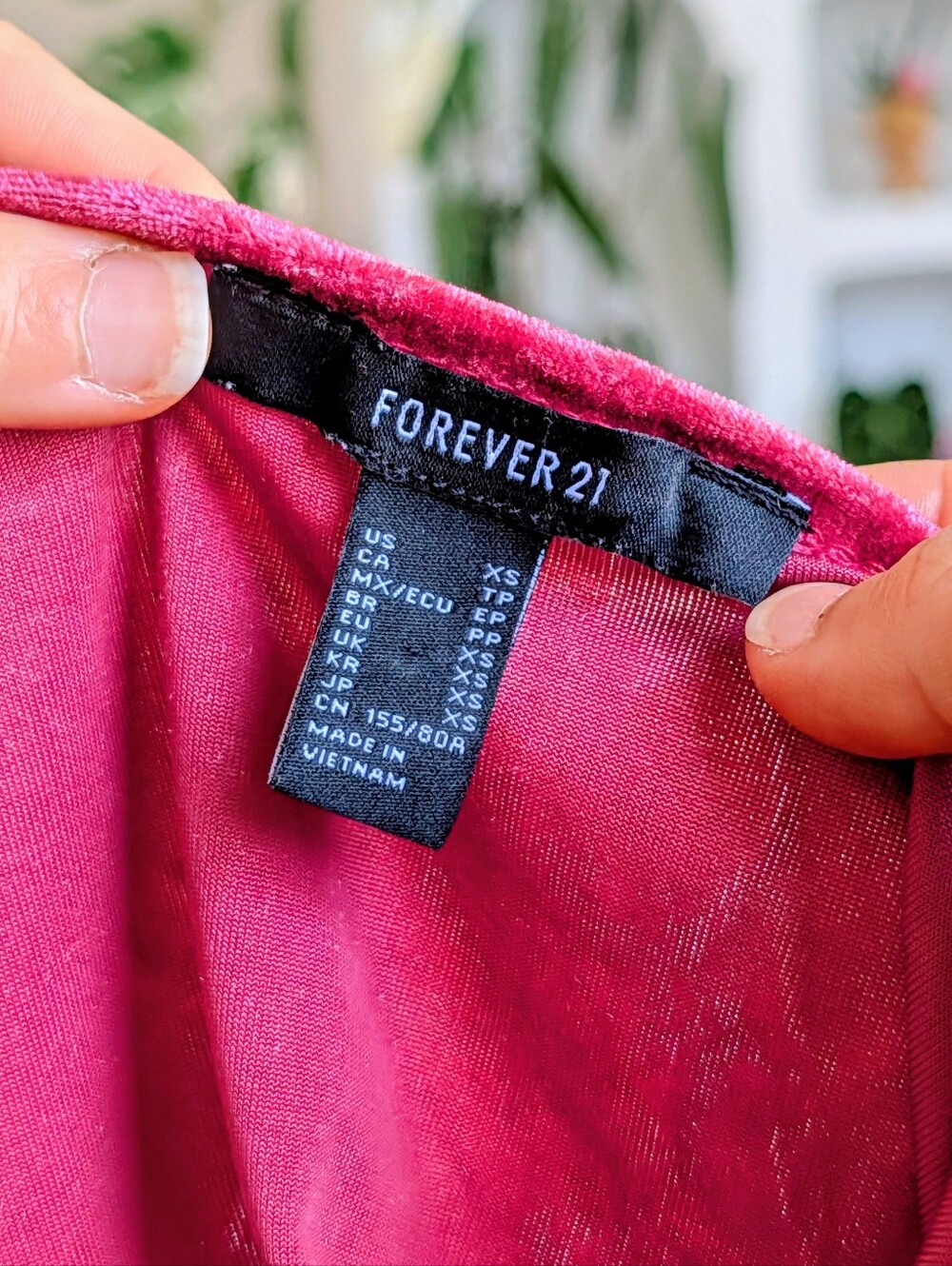 Forever 21 burgundy velvet crop top XS - Picture 5 of 5